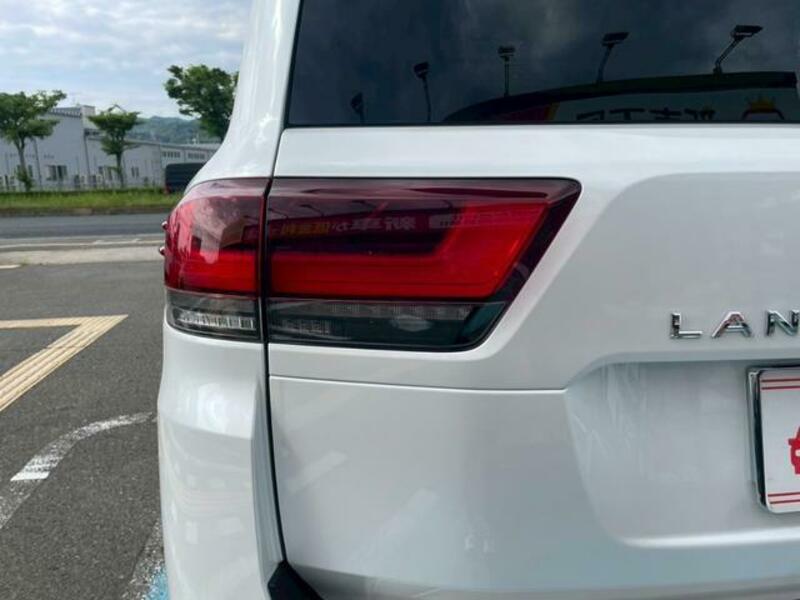 LAND CRUISER