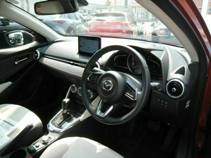 MAZDA2