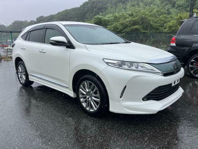 TOYOTA HARRIER