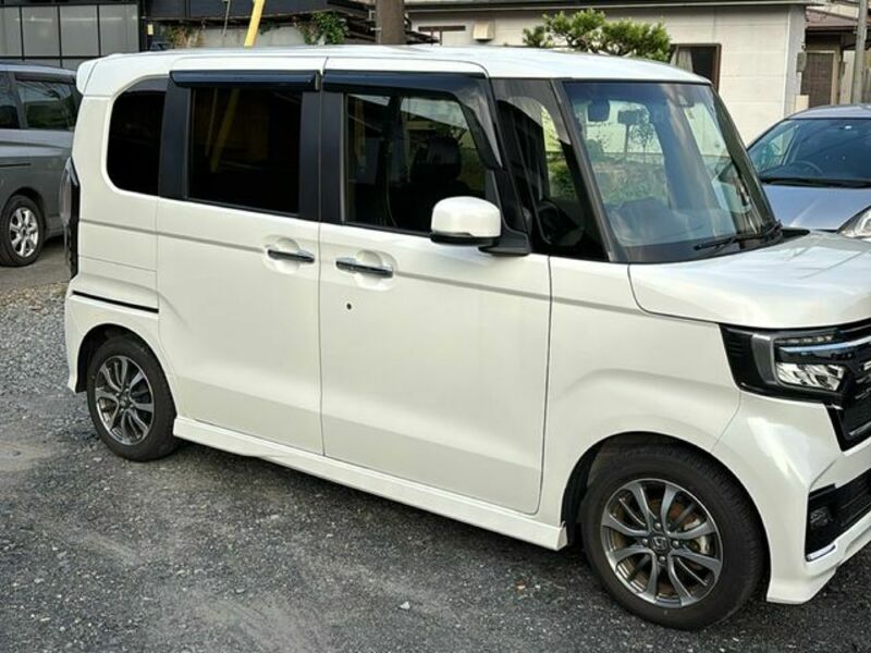 N BOX CUSTOM