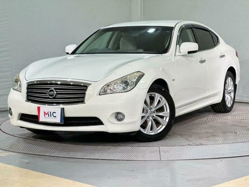 NISSAN FUGA