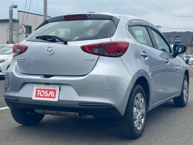 MAZDA2