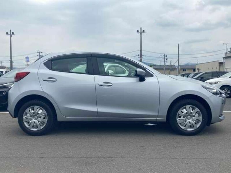 MAZDA2