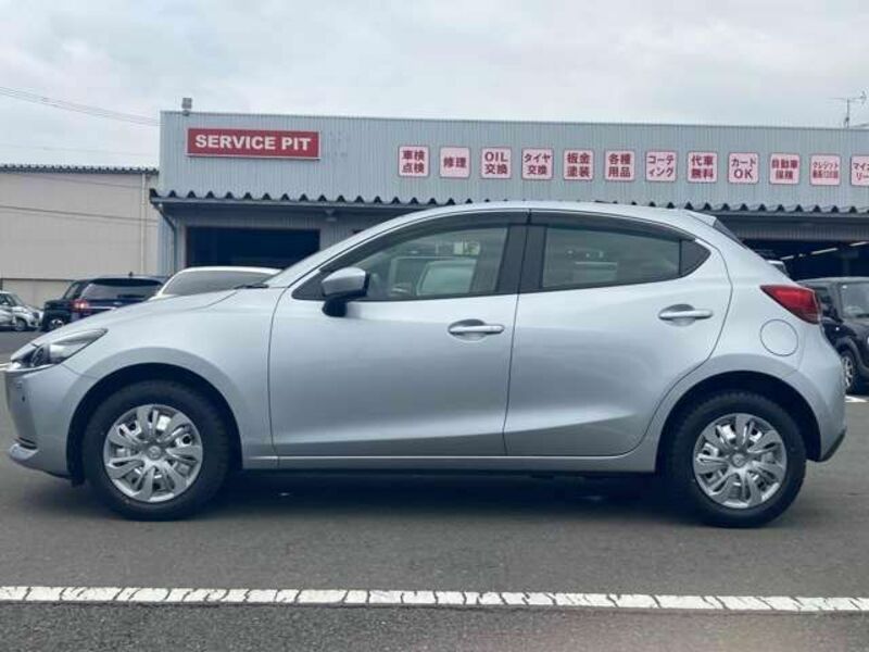 MAZDA2