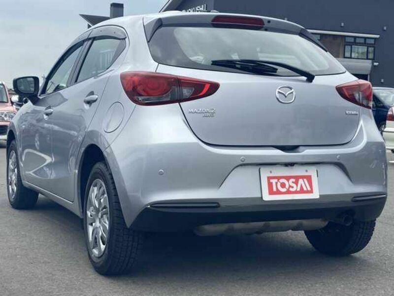 MAZDA2