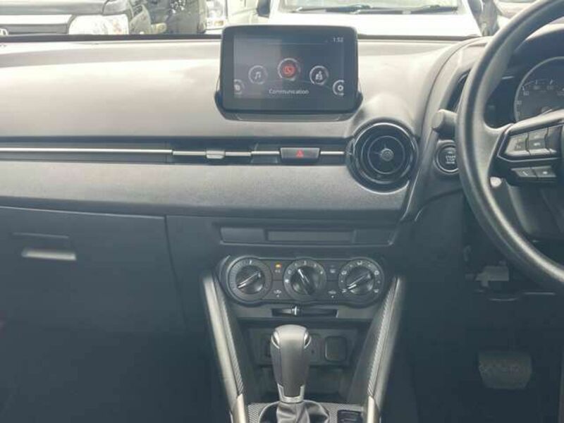 MAZDA2