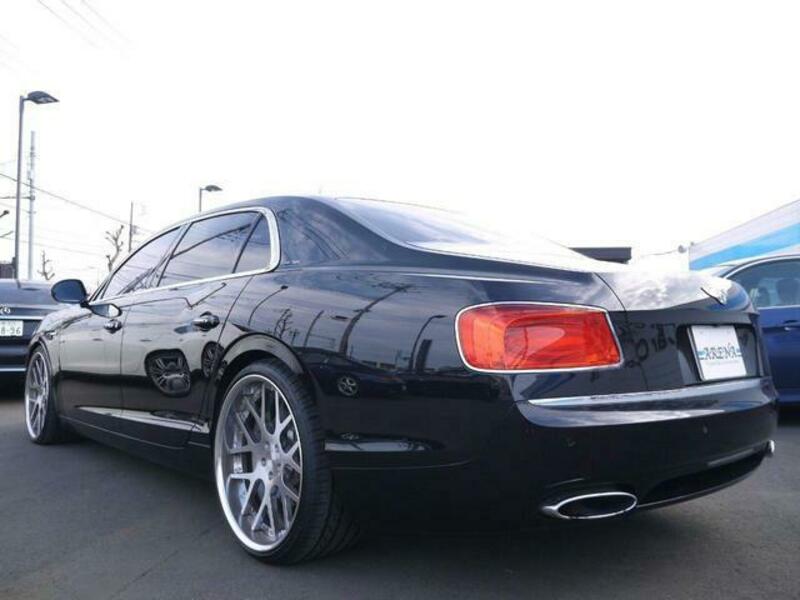 FLYING SPUR