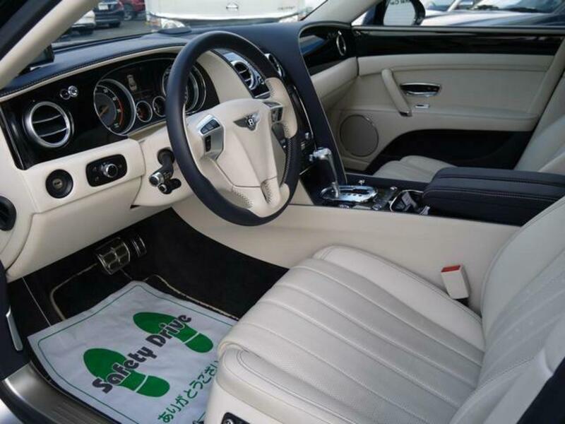 FLYING SPUR