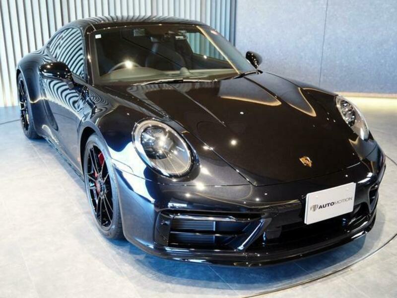 911