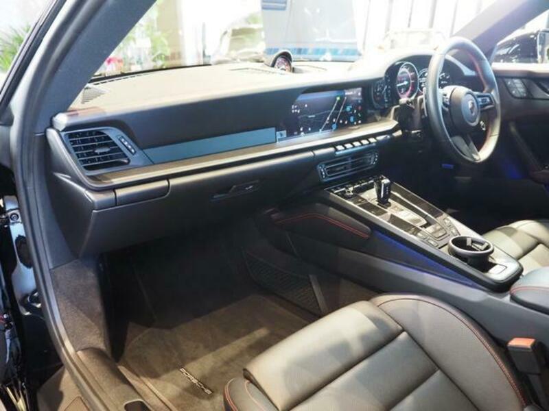 911