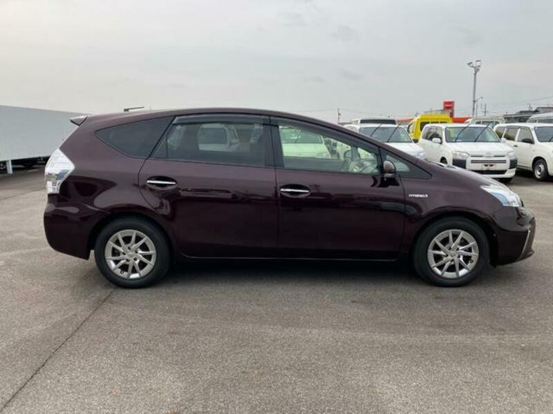 PRIUS ALPHA