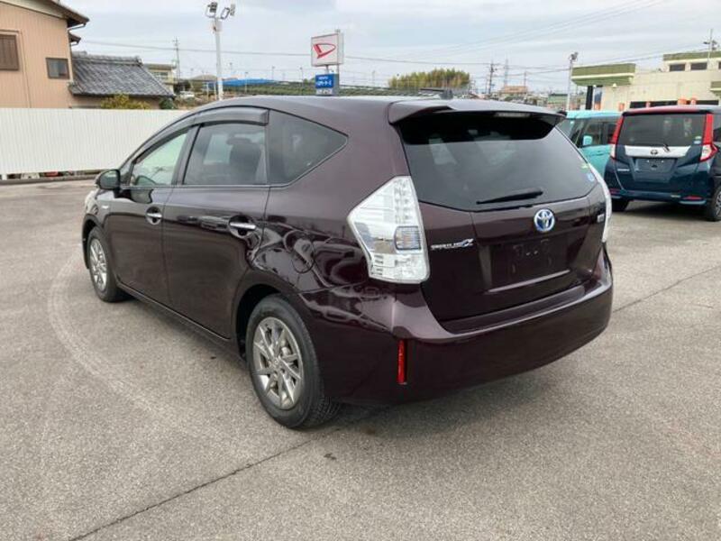 PRIUS ALPHA