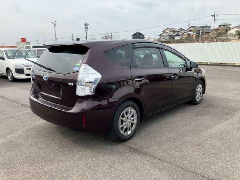 PRIUS ALPHA