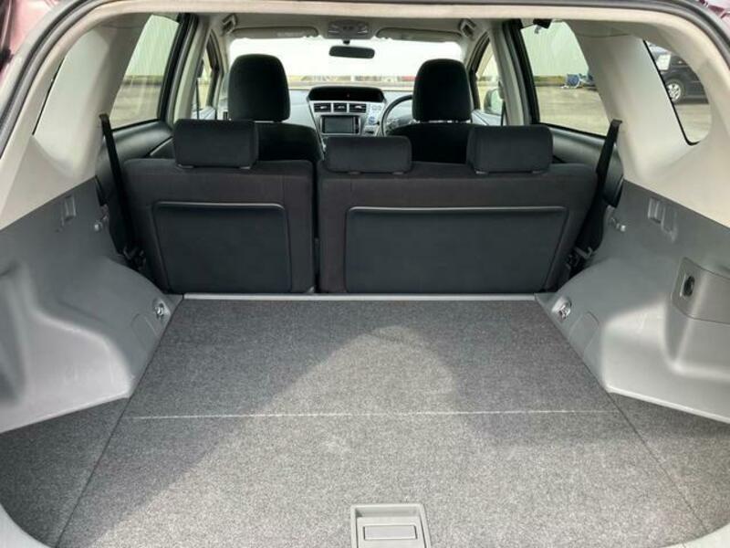 PRIUS ALPHA