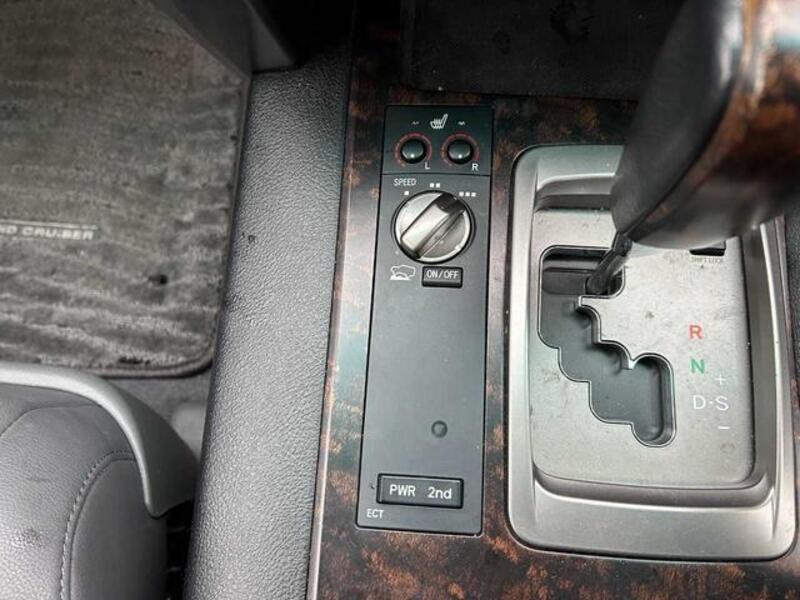 LAND CRUISER