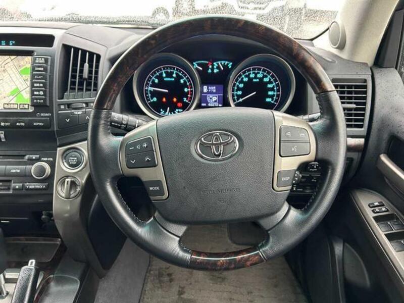 LAND CRUISER