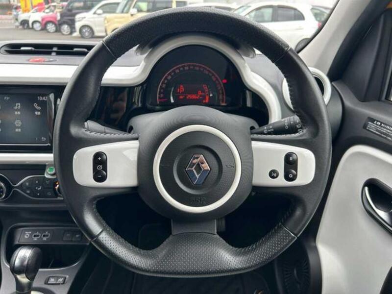 TWINGO