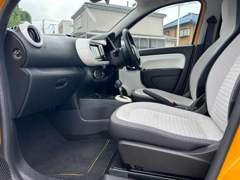 TWINGO