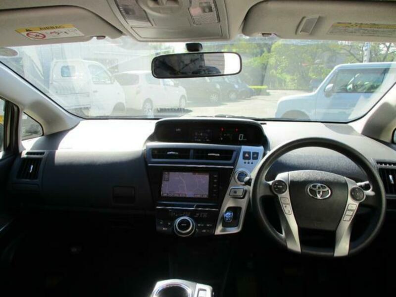 PRIUS ALPHA