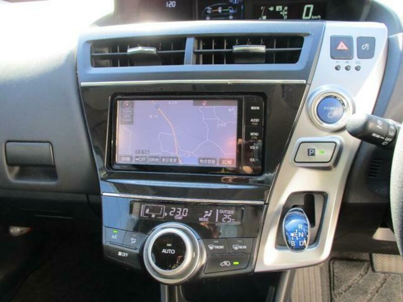 PRIUS ALPHA