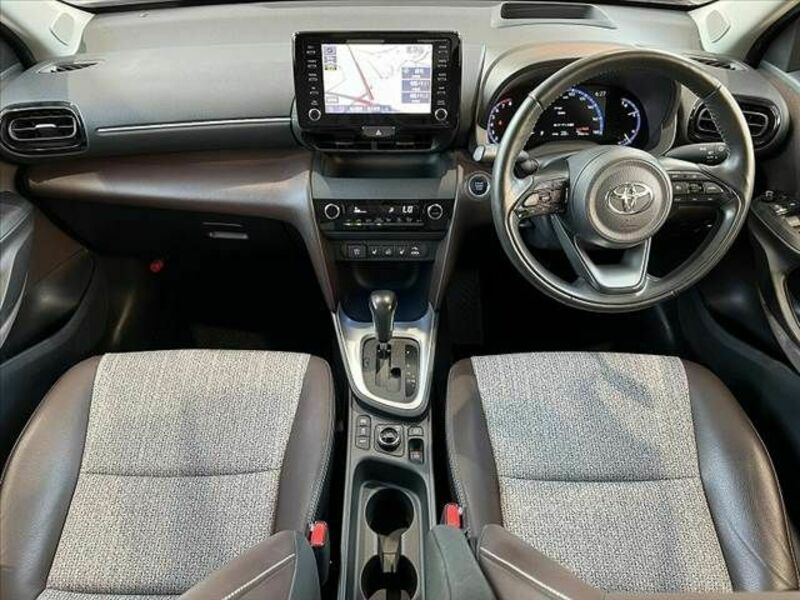YARIS CROSS