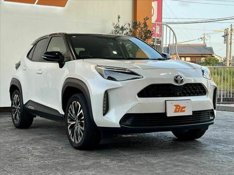 YARIS CROSS