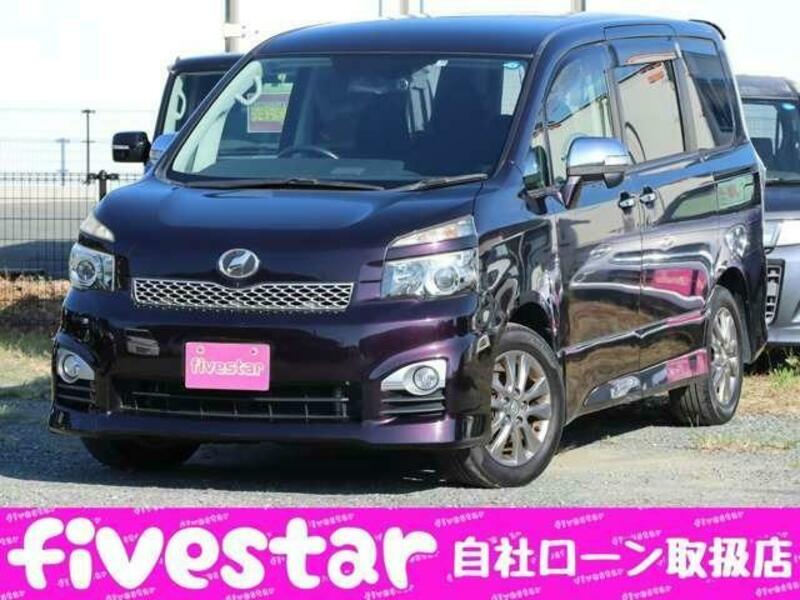 TOYOTA VOXY