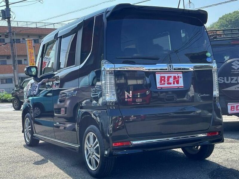 N BOX CUSTOM