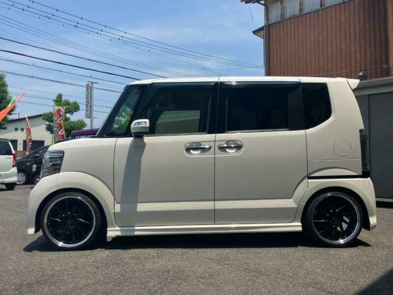 N BOX CUSTOM