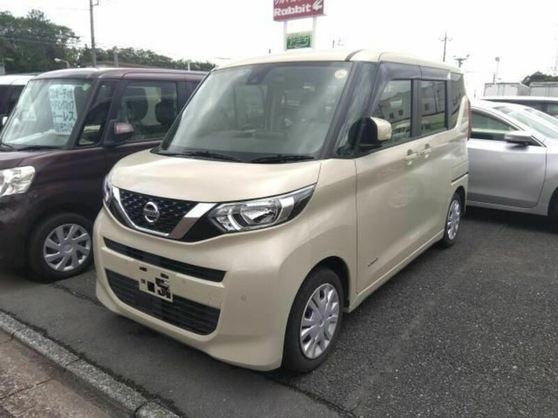 NISSAN ROOX
