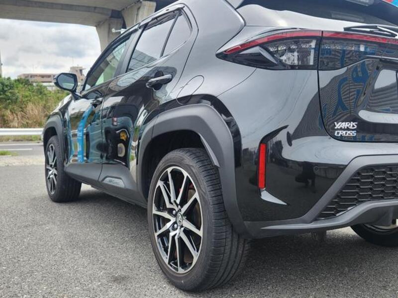 YARIS CROSS