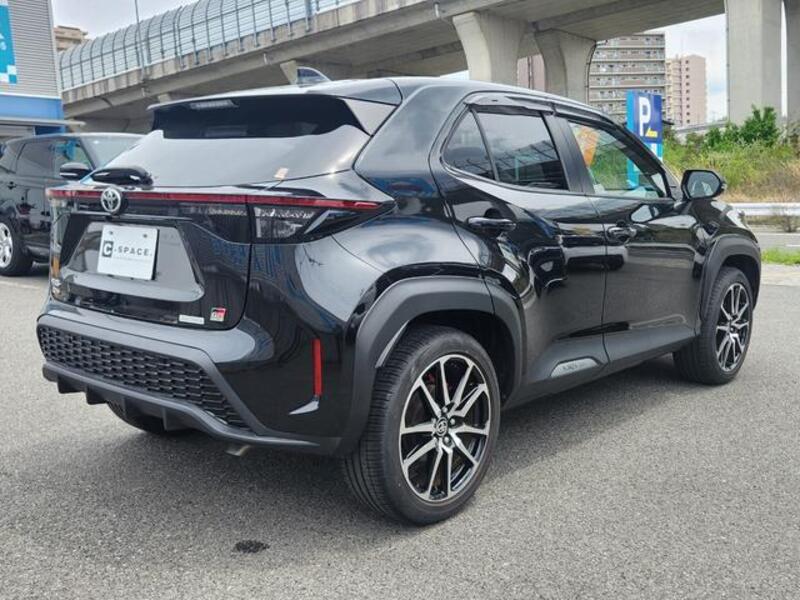 YARIS CROSS