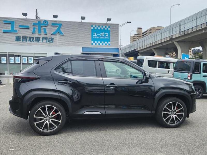 YARIS CROSS
