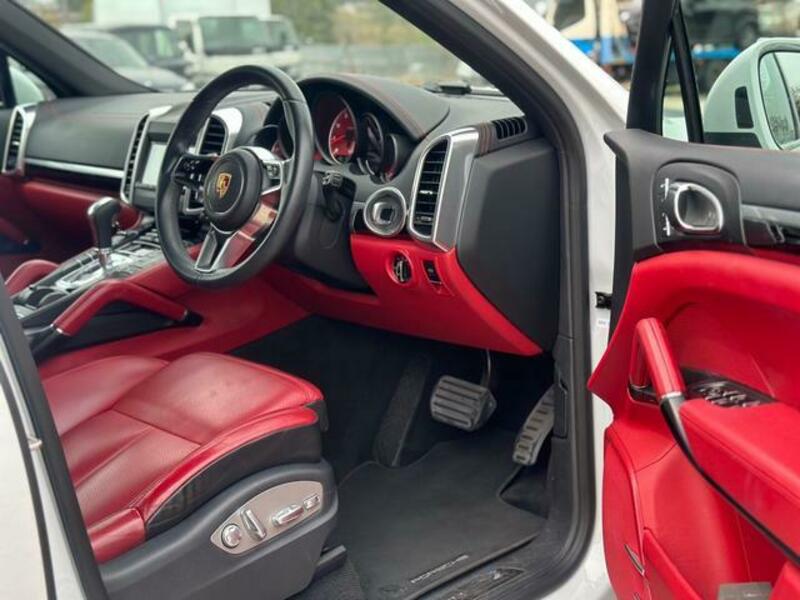 CAYENNE