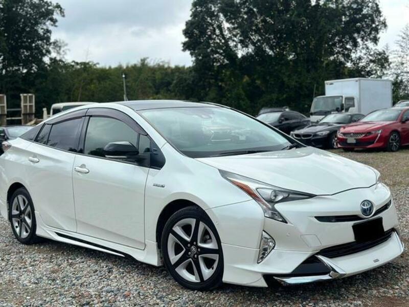 TOYOTA PRIUS