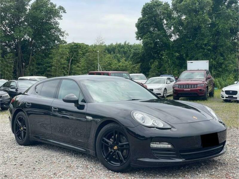 PORSCHE PANAMERA