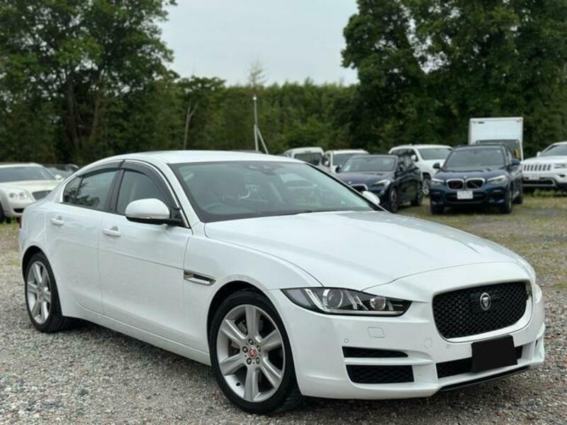 JAGUAR XE