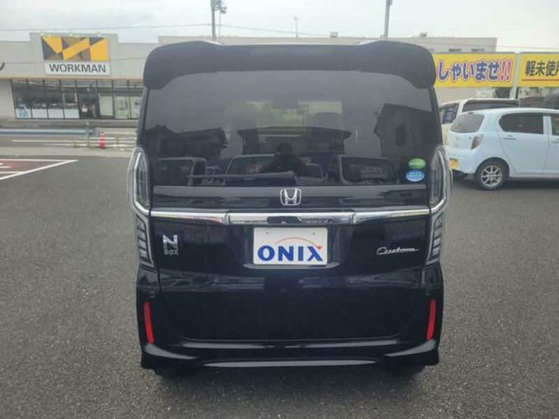 N BOX CUSTOM