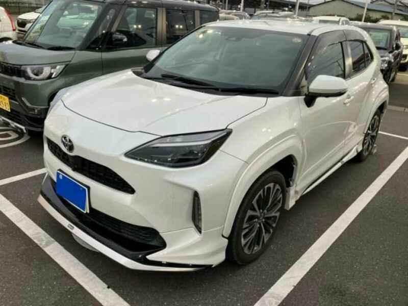 YARIS CROSS