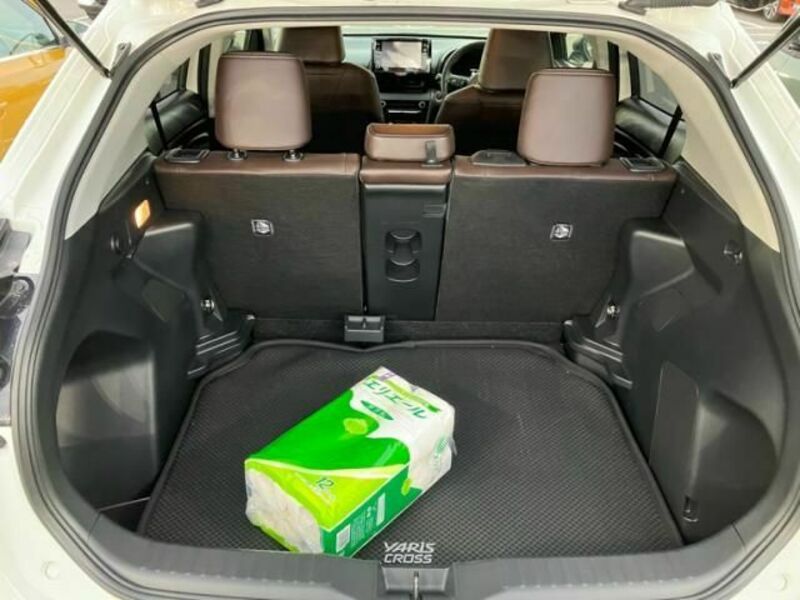YARIS CROSS