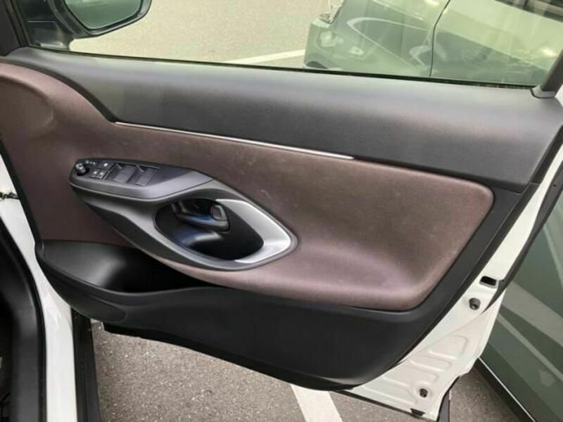 YARIS CROSS