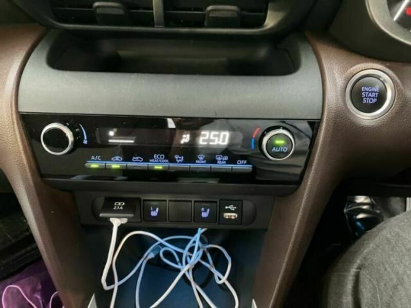 YARIS CROSS