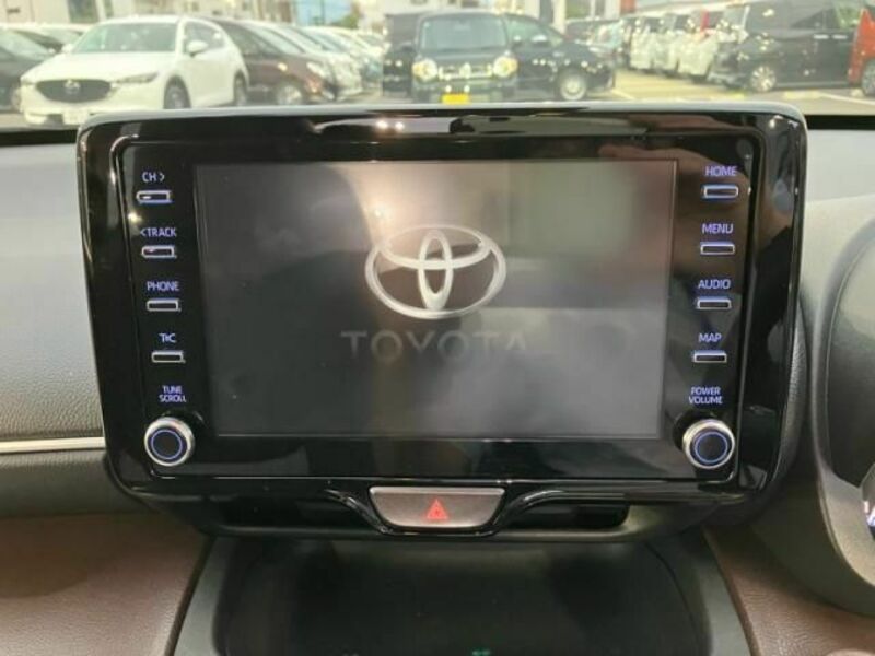 YARIS CROSS