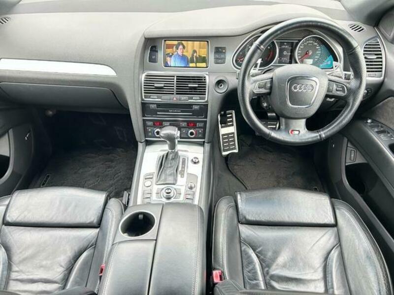 Q7