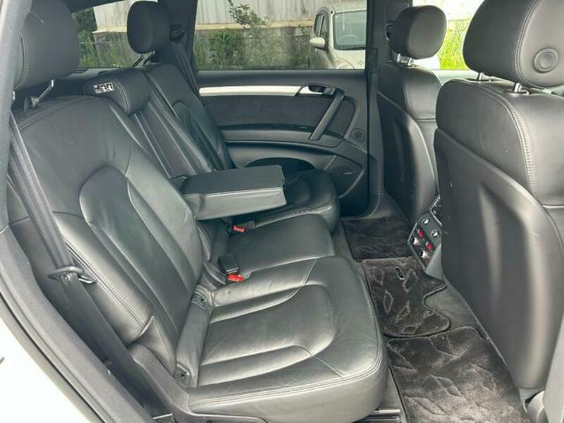Q7