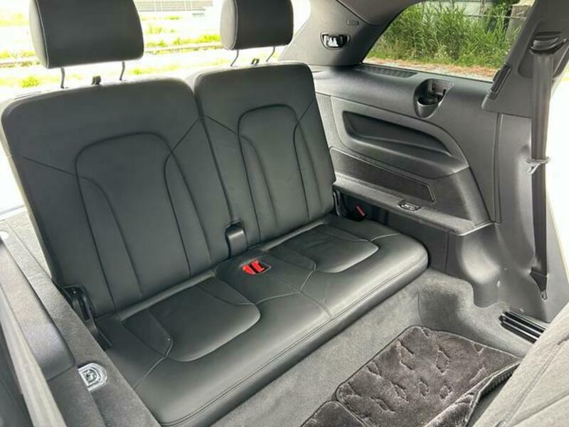 Q7