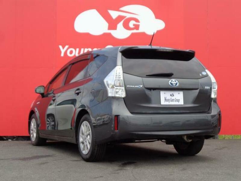 PRIUS ALPHA