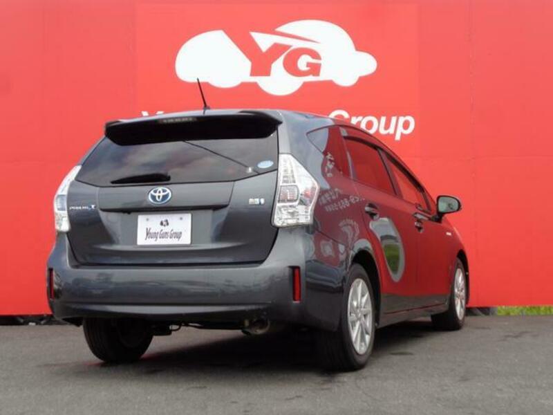 PRIUS ALPHA