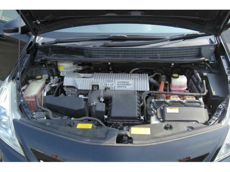 PRIUS ALPHA