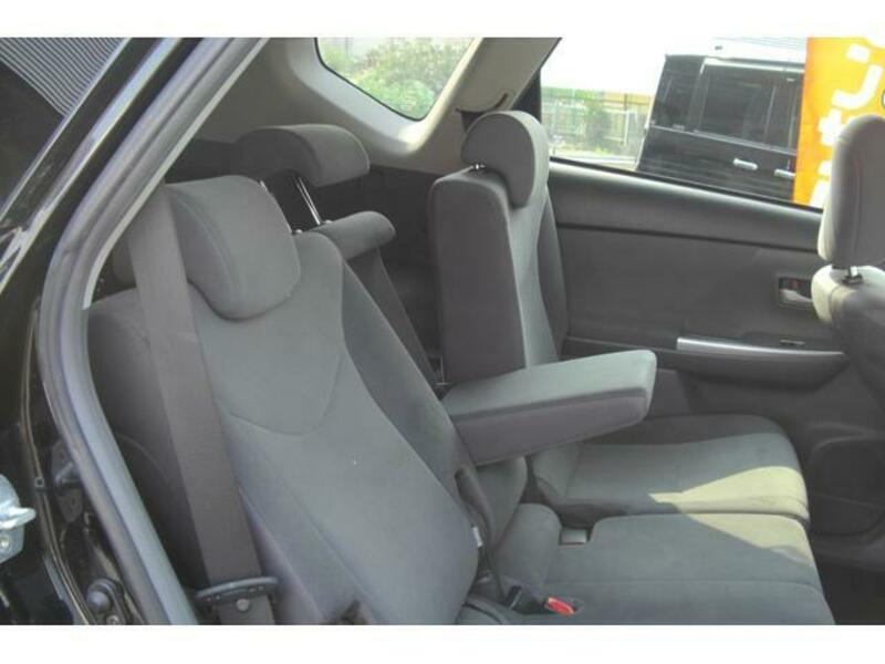 PRIUS ALPHA